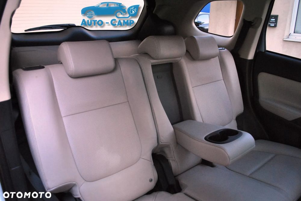Mitsubishi Outlander Instyle NAVI + - 23