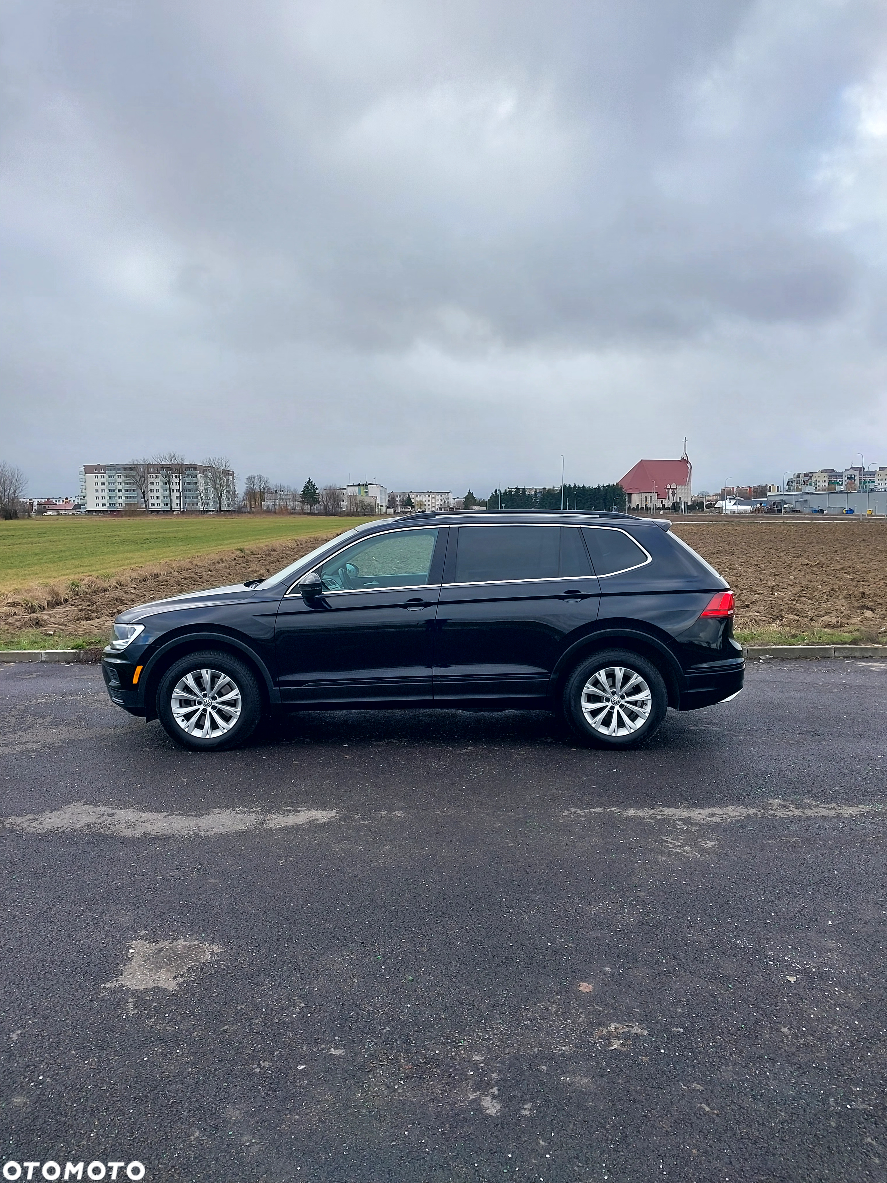 Volkswagen Tiguan - 32