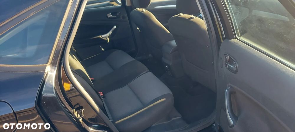 Ford Mondeo - 10