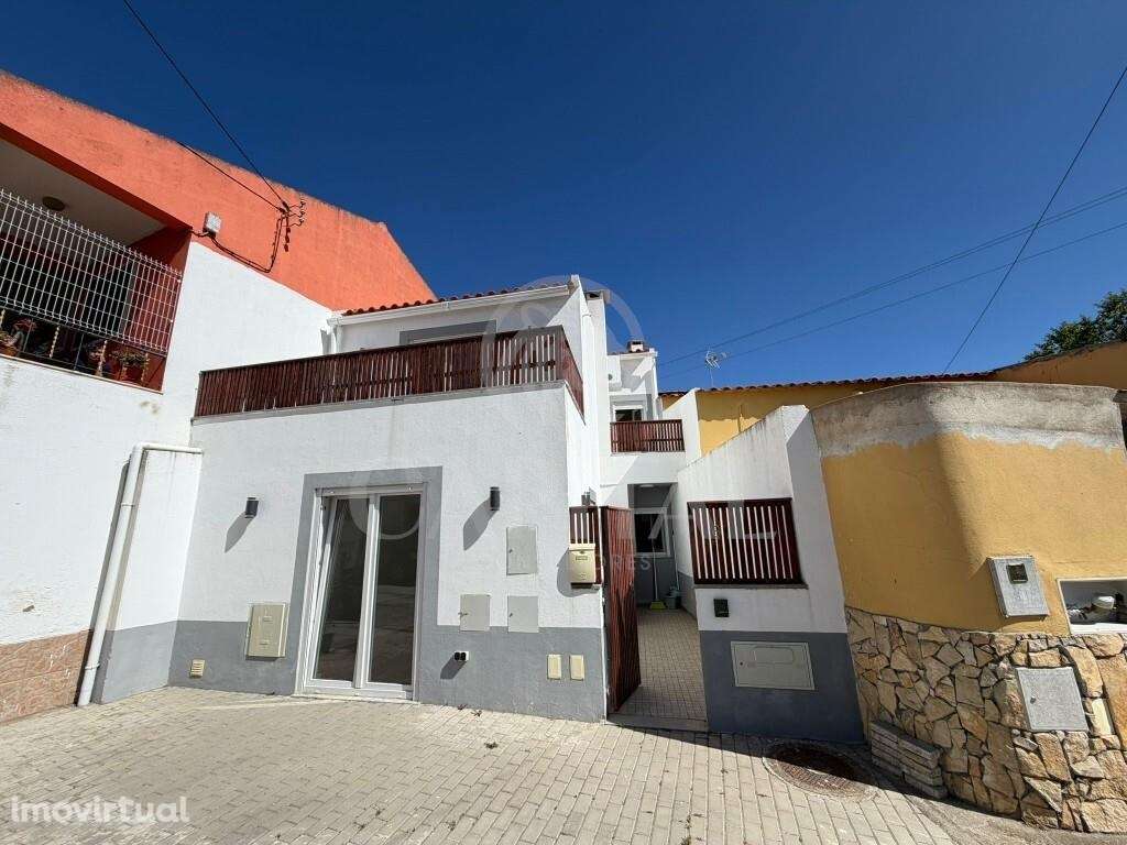 Moradia T3 na Azueira - Grande imagem: 2/15