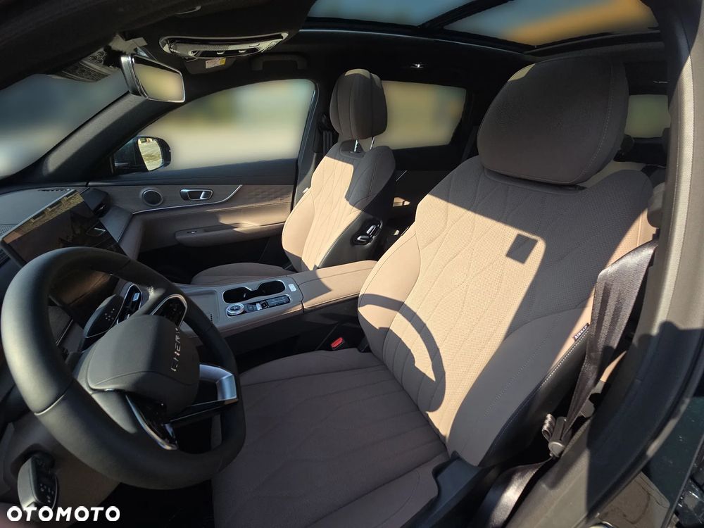 Chery Tiggo 8 1.5 T-GDI Super Hybrid Prestige DCT - 17