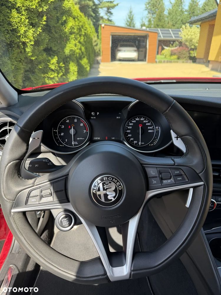 Alfa Romeo Giulia 2.0 Turbo Veloce Q4 - 12