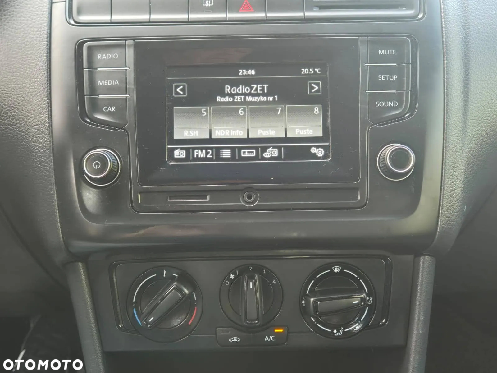 Volkswagen Polo - 15