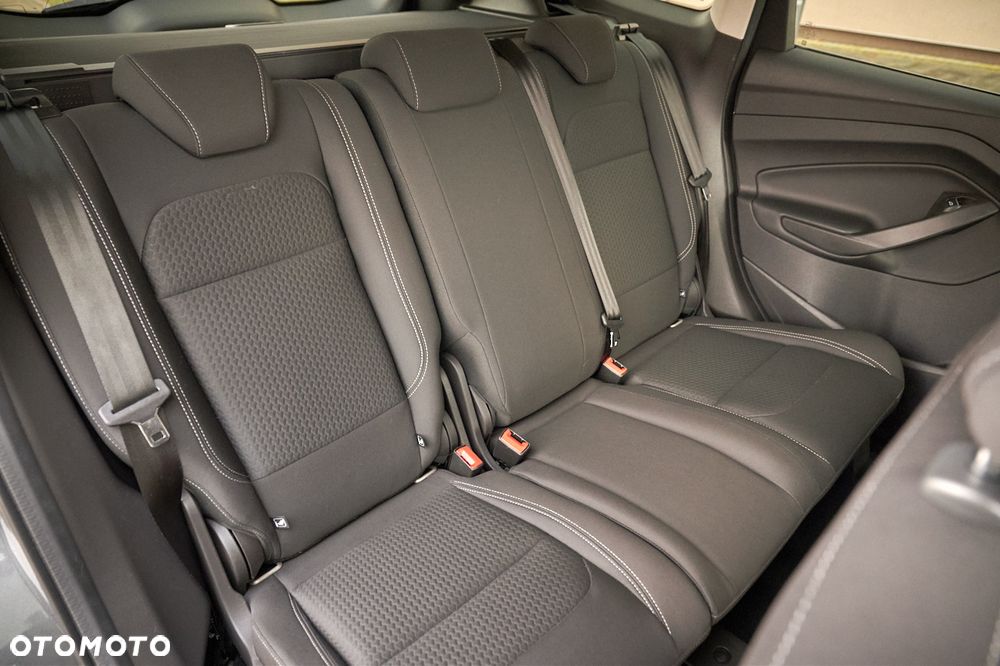 Ford Kuga 1.5 EcoBoost 2x4 Titanium - 24