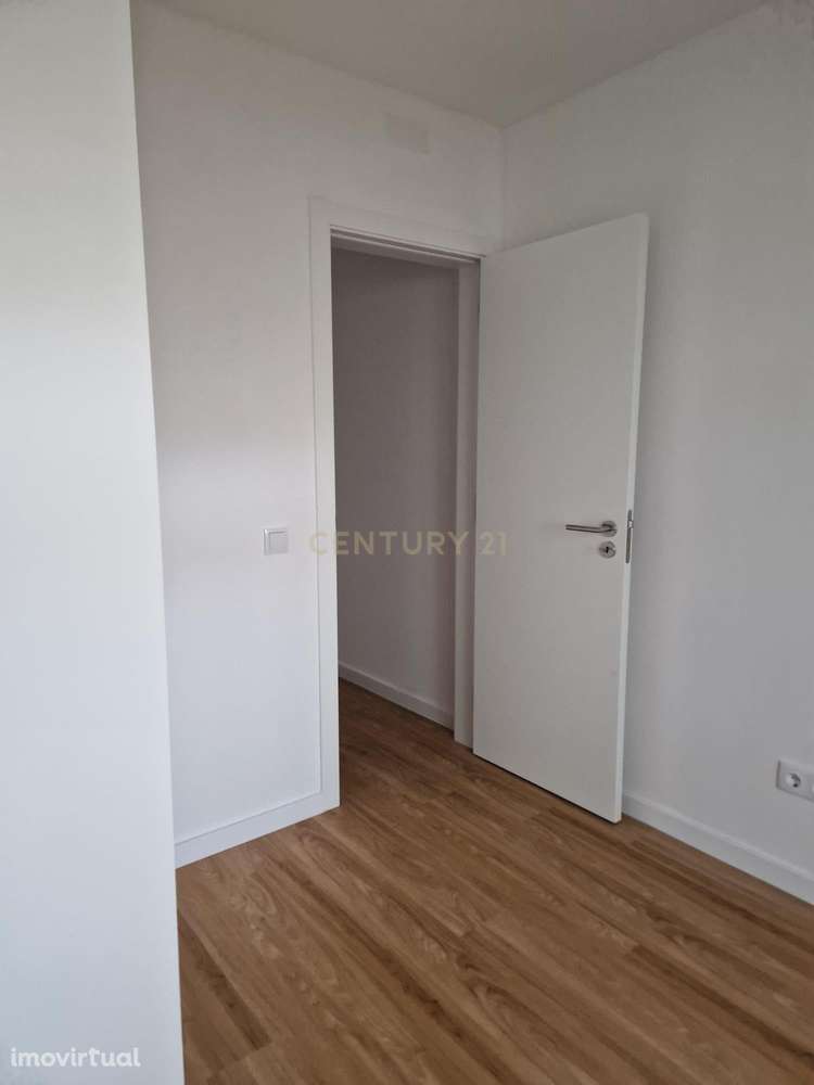 Excelente  T4 Totalmente remodelado situado no  Montalvão  em Setúbal. - Grande imagem: 4/13