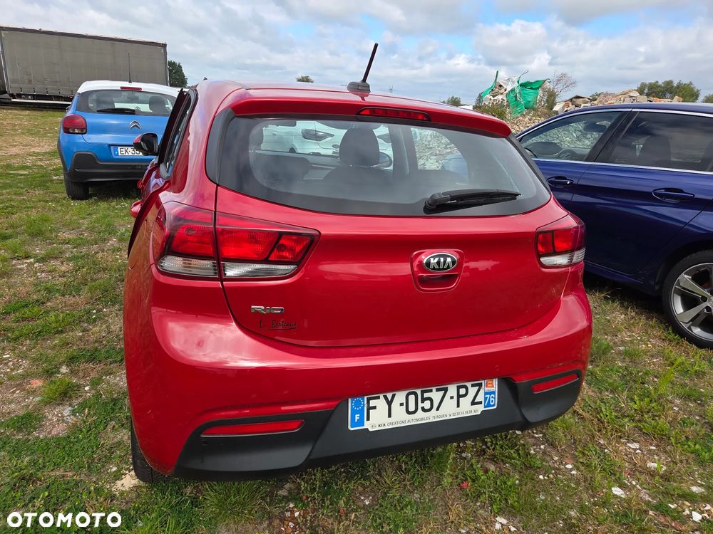 Kia Rio - 17