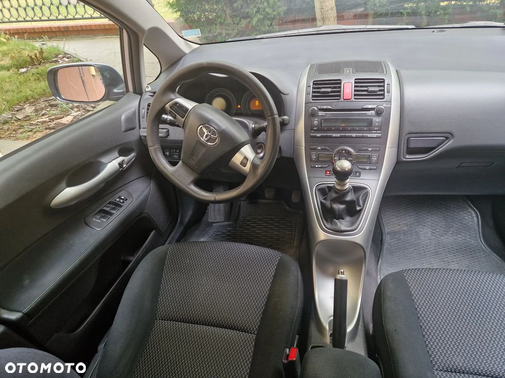 Toyota Auris 1.6 Premium - 6