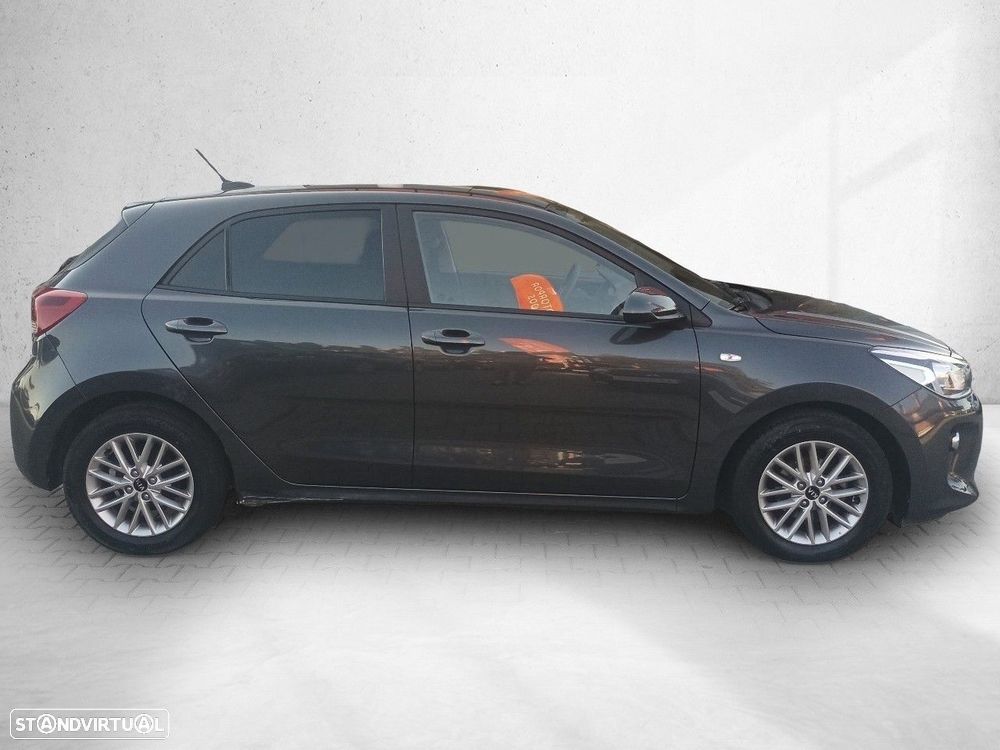 Kia Rio - 4