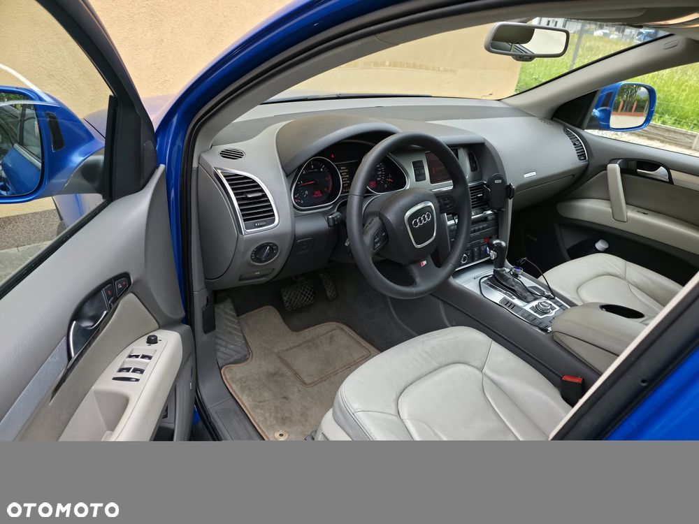 Audi Q7 - 10
