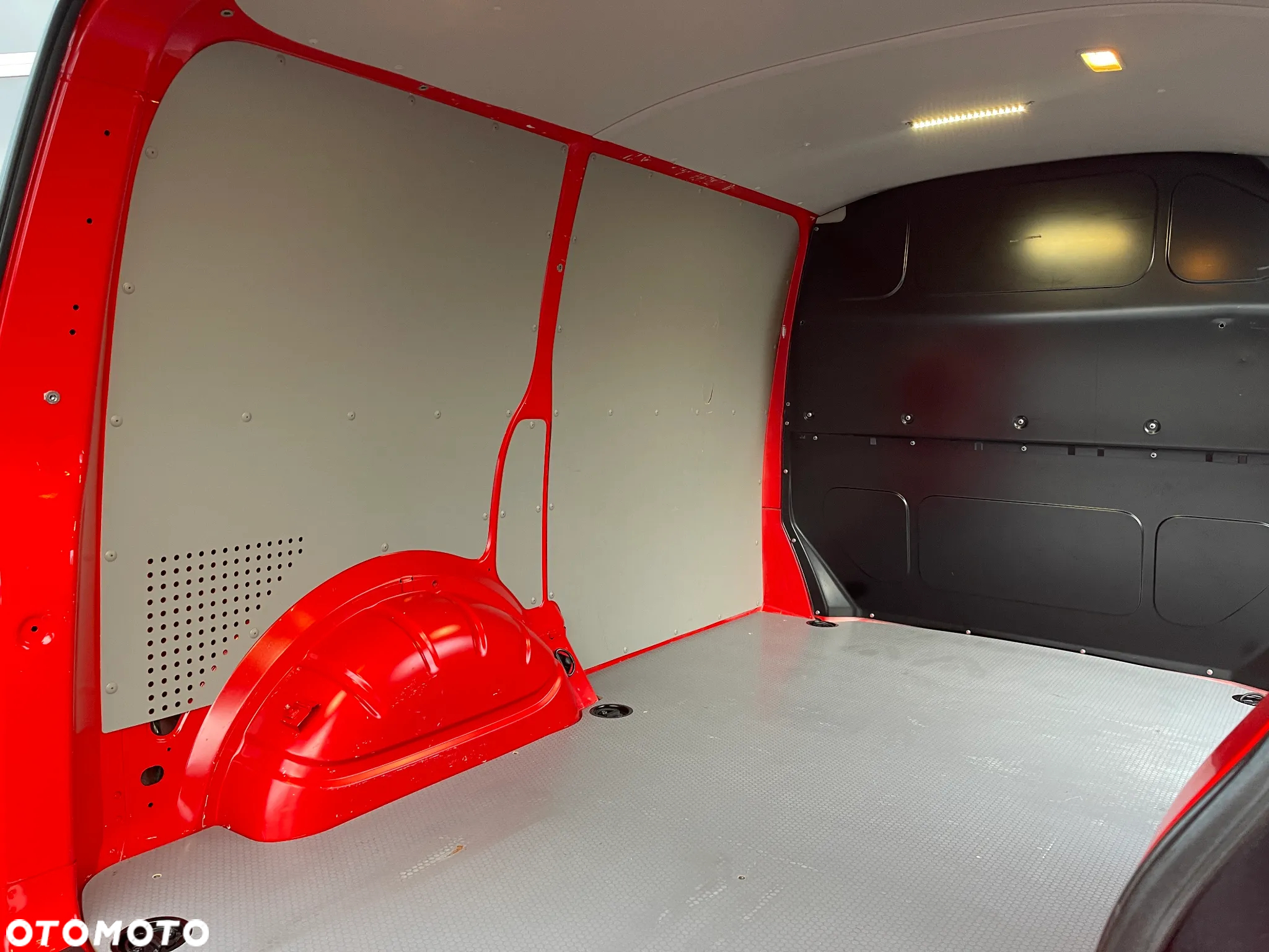 Volkswagen Transporter T6 L1H1 - 12