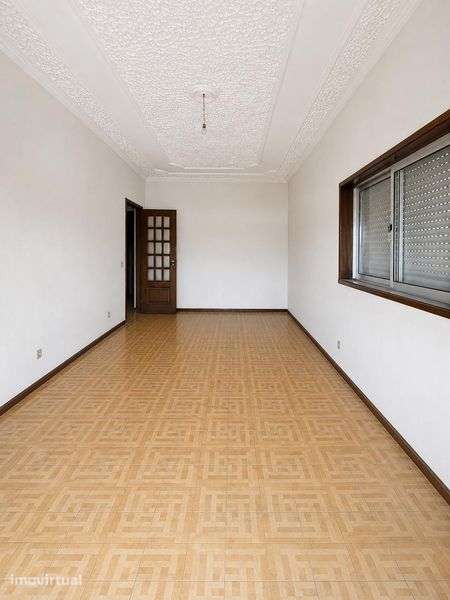 Apartamento T4 com garagem fechada - Grande imagem: 2/8