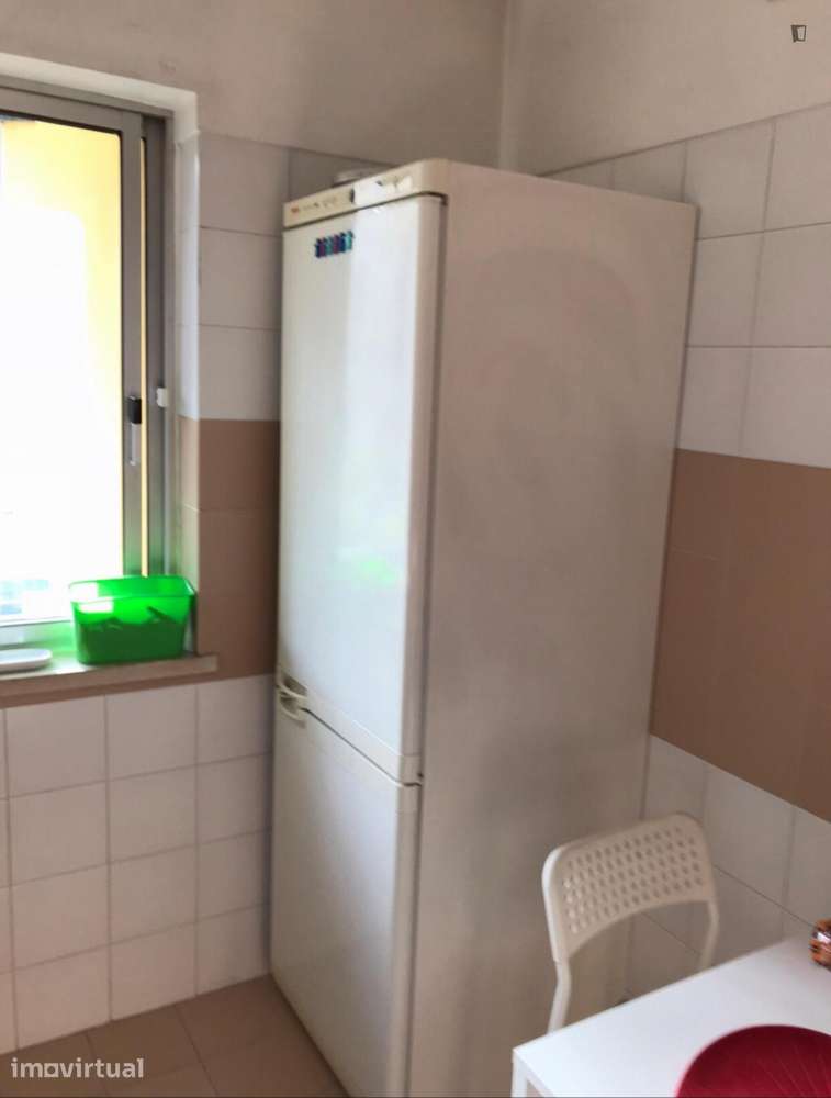Quarto - localizado em Almada Lisbon - Grande imagem: 4/22