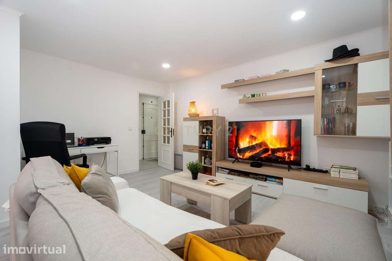 ** ESPECTACULAR APARTAMENTO T2 REMODELADO EM ALHOS VEDROS ** - Grande imagem: 3/31