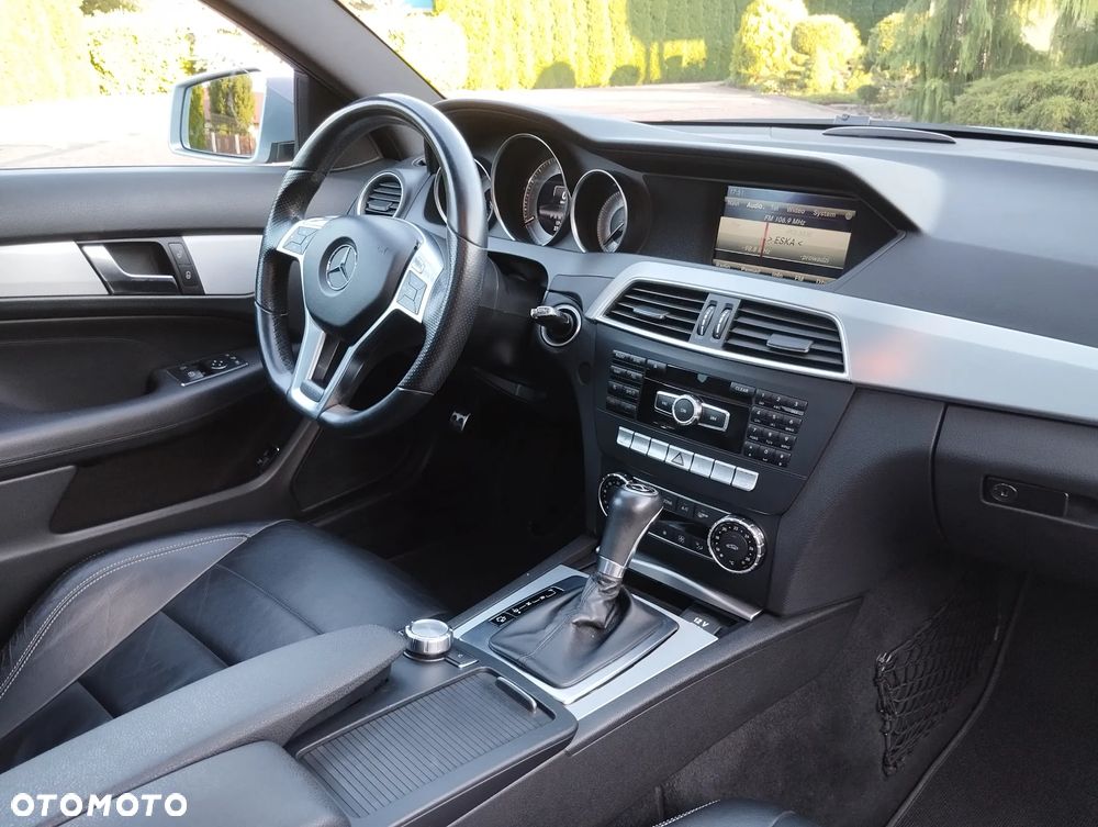 Mercedes-Benz Klasa C 350 Coupe 7G-TRONIC Edition - 17
