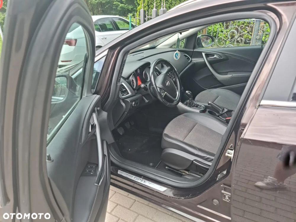 Opel Astra IV 1.4 T Sport - 12