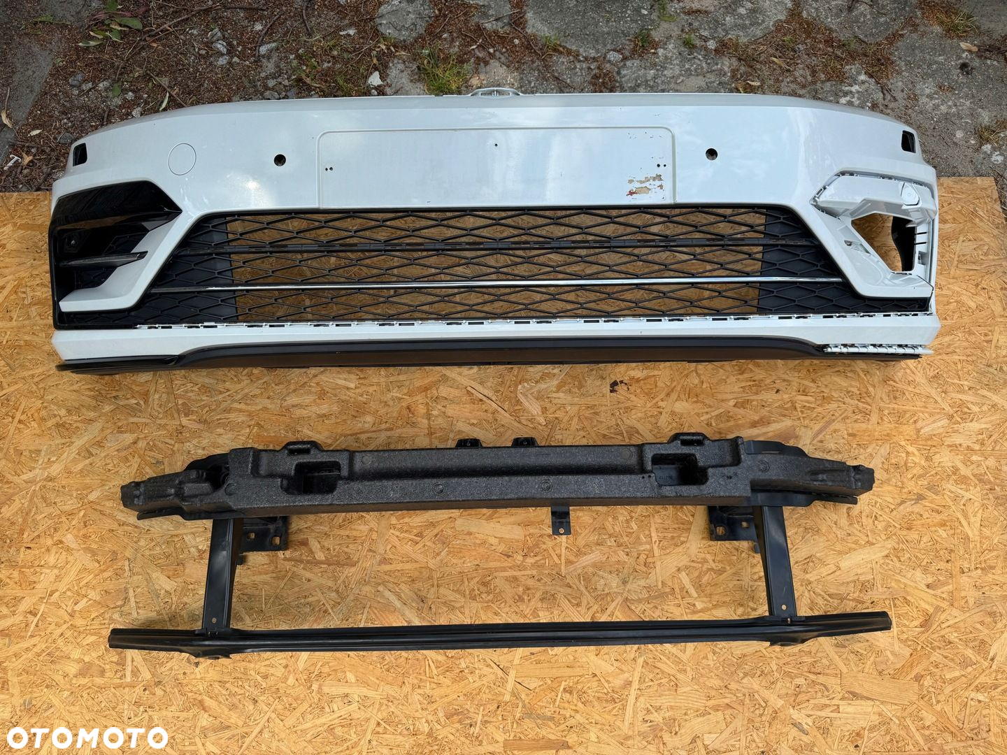 VW TOURAN 5TA R LINE 15-20 ZDERZAK PRZÓD BELKA ORG - 2