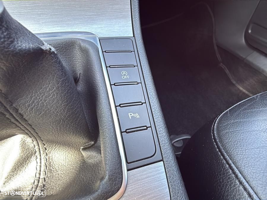 VW Passat Variant 1.6 TDI Confortline Navig - 23