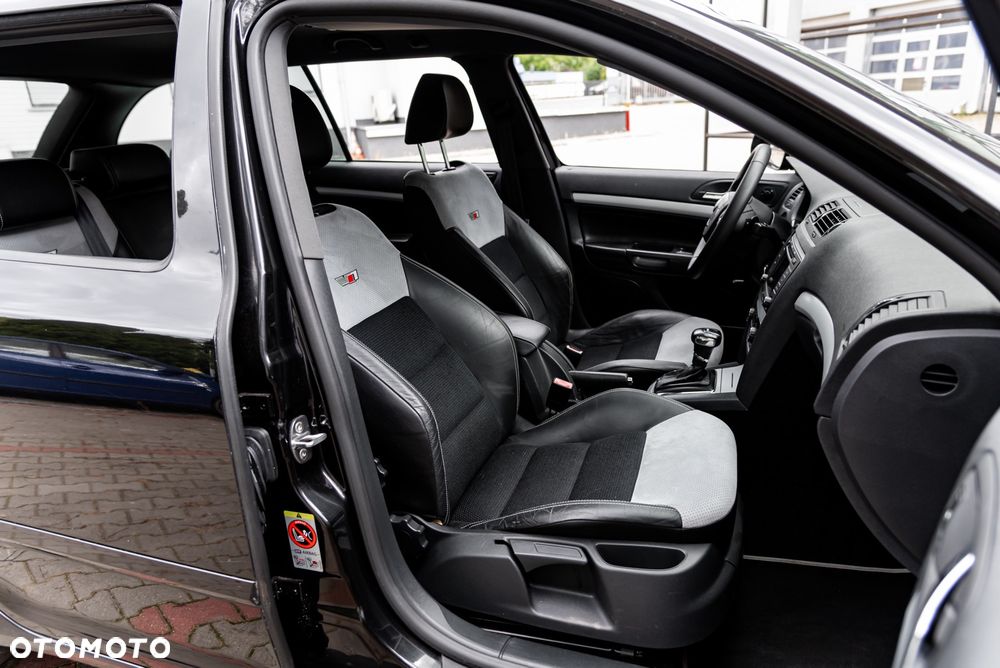 Skoda Octavia 2.0 TDI DPF DSG RS - 30
