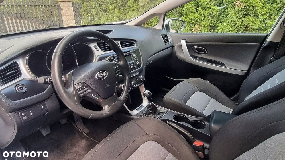 Kia Ceed - 11