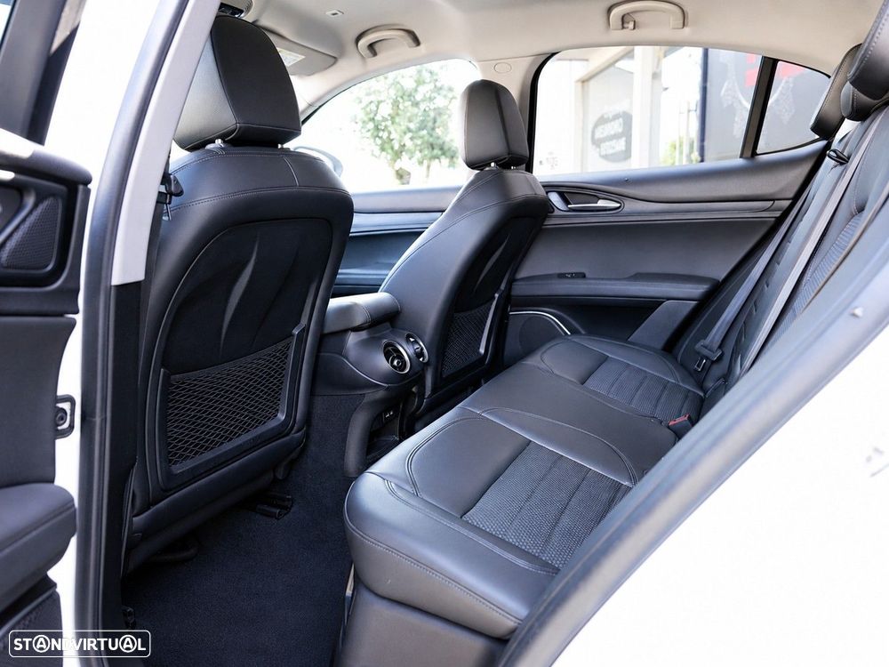 Alfa Romeo Stelvio 2.2 D Super AT8 - 24