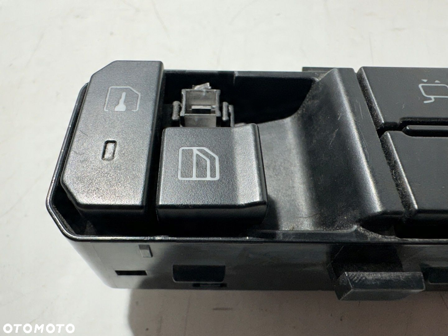Przełącznik Panel Szyb Drzwi Lewy Iveco S-Way 5802433408 - 2