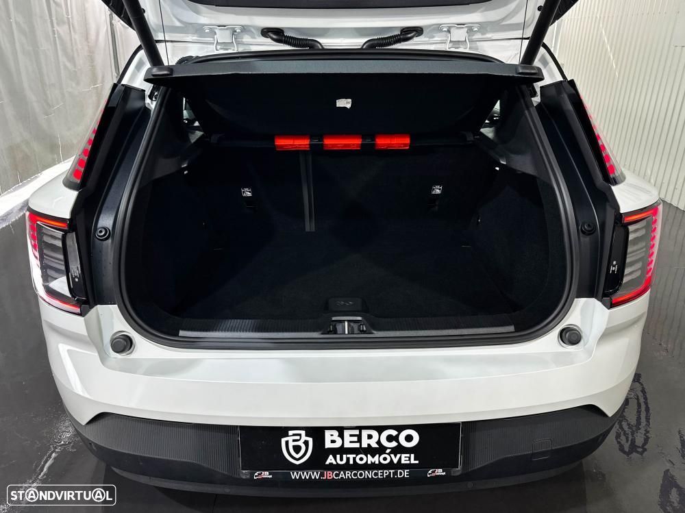 Volvo EX30 Single Motor Extended Range RWD Plus - 54