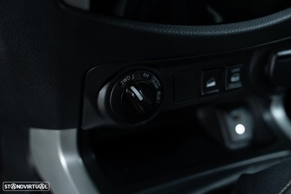 Nissan Navara 2.3 dCi  4WD - 8