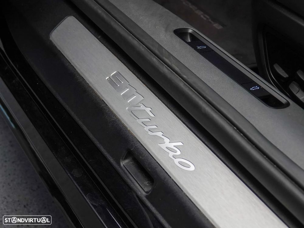 Porsche 911 (992) Turbo PDK - 21