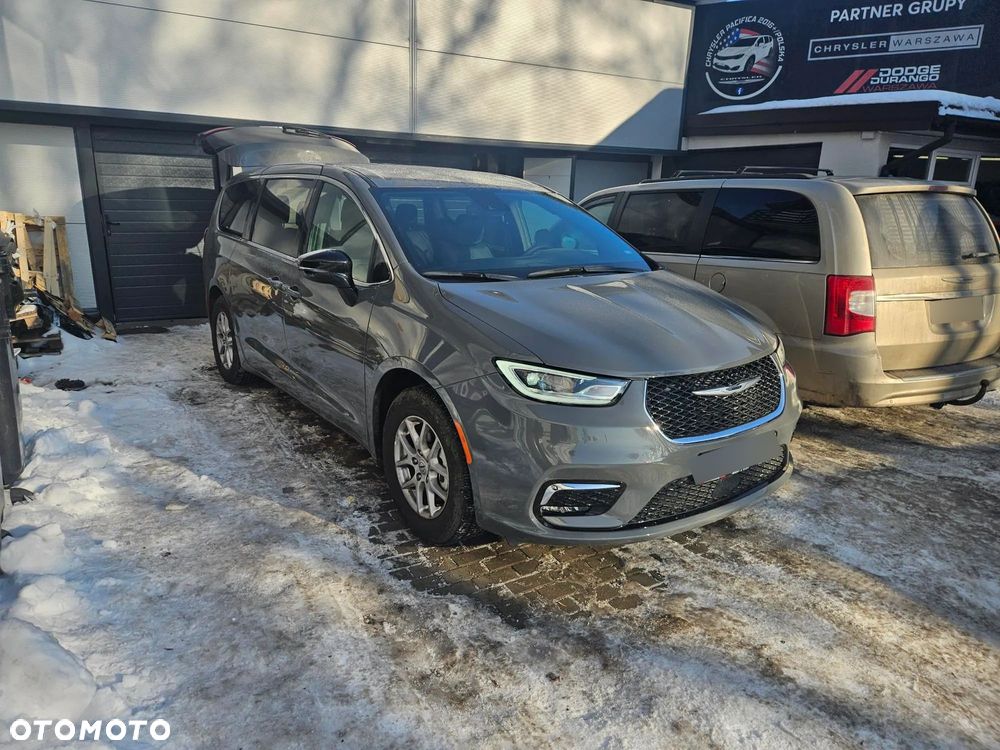 Chrysler Pacifica - 2