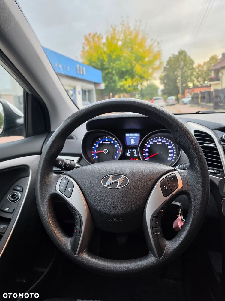 Hyundai i30 i30cw 1.4 Trend - 27