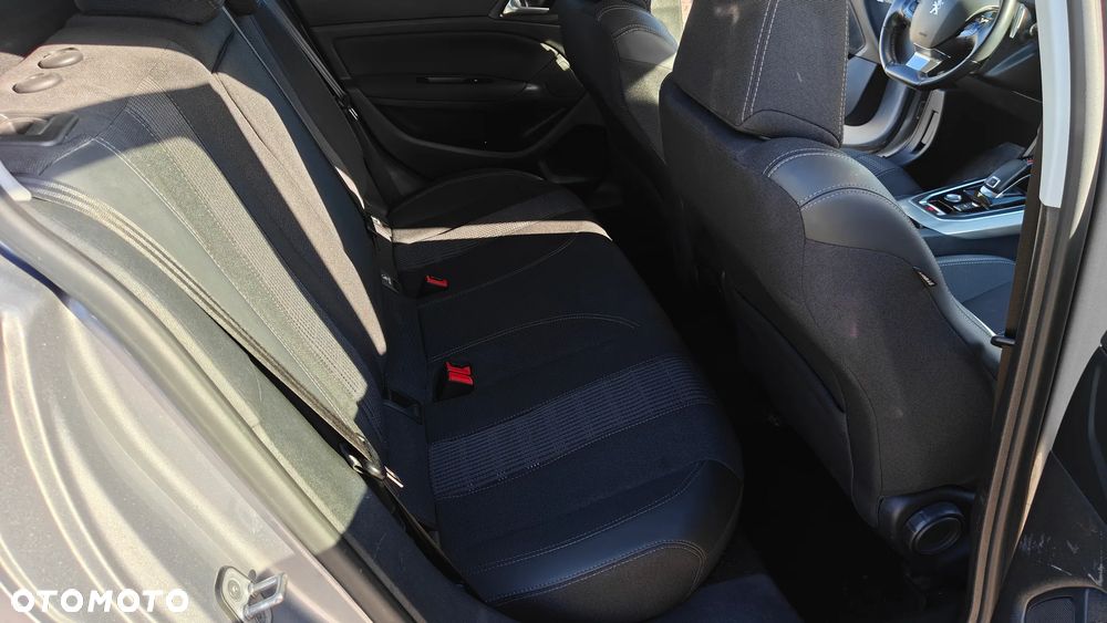 Peugeot 308 PureTech 130 GPF EAT8 Stop & Start Allure - 21