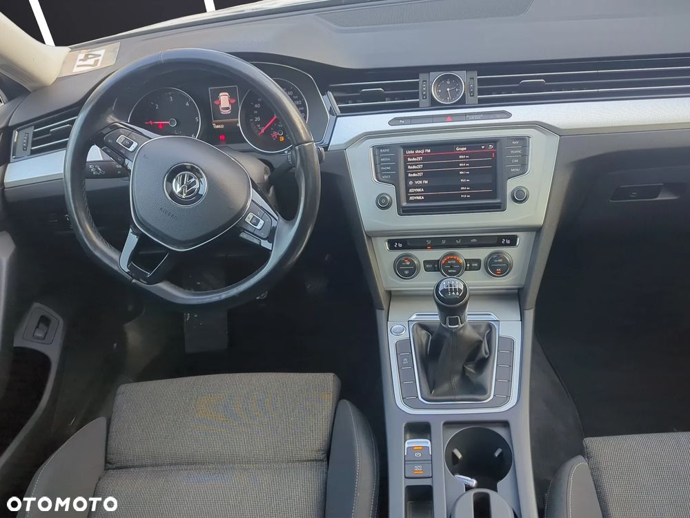 Volkswagen Passat - 23