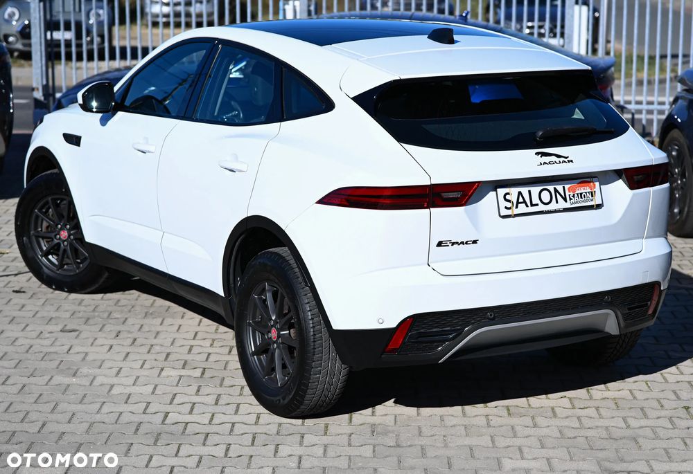 Jaguar E-Pace 2.0 D165 mHEV AWD R-Dynamic Black - 31