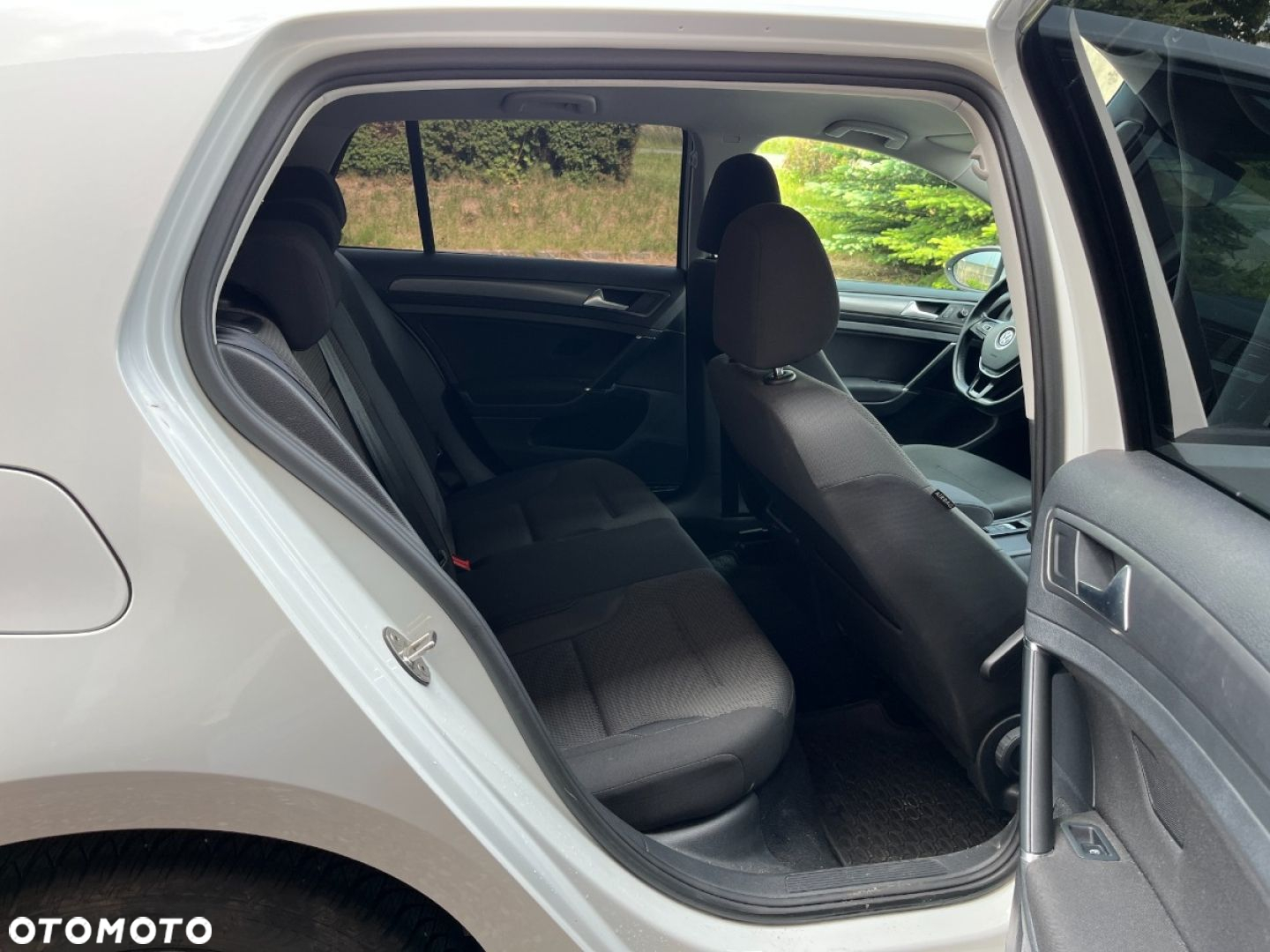 Volkswagen Golf - 22