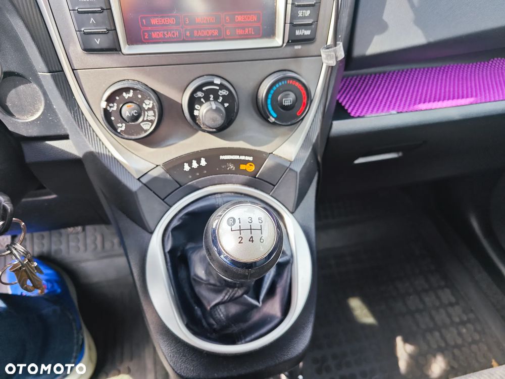 Toyota Verso S - 17