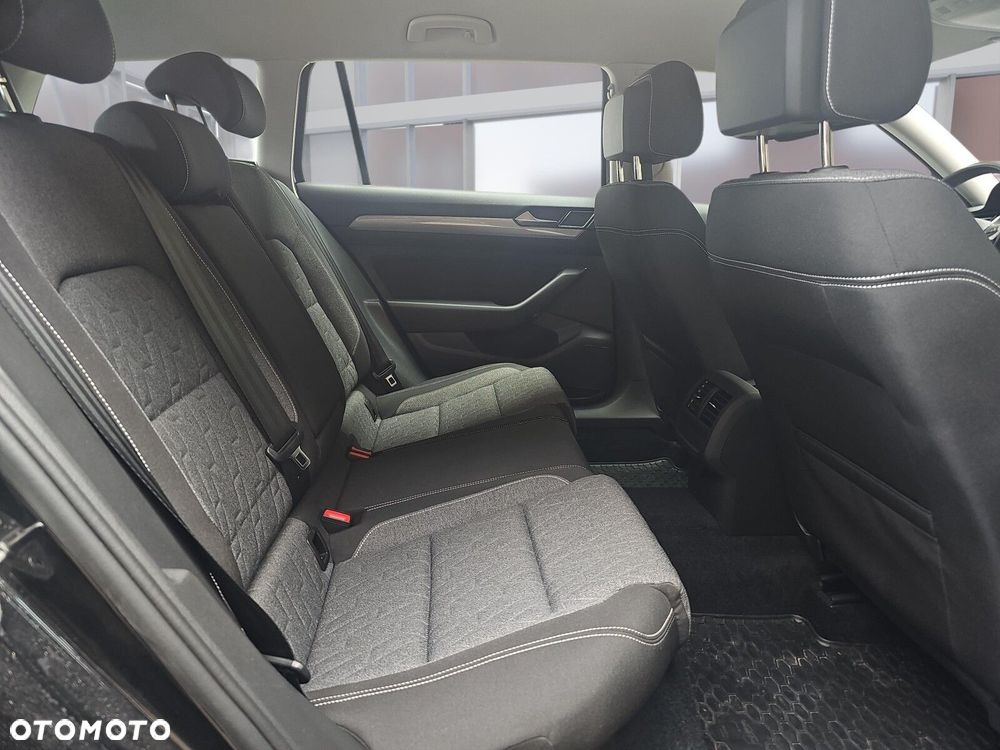 Volkswagen Passat Variant 1.5 TSI EVO Business DSG - 12