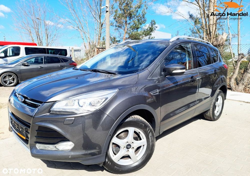 Ford Kuga 1.5 EcoBoost 2x4 Titanium - 3