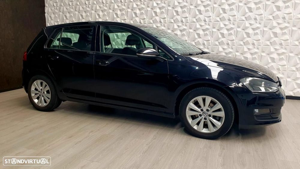 VW Golf 1.6 TDi Trendline BlueMotion - 4
