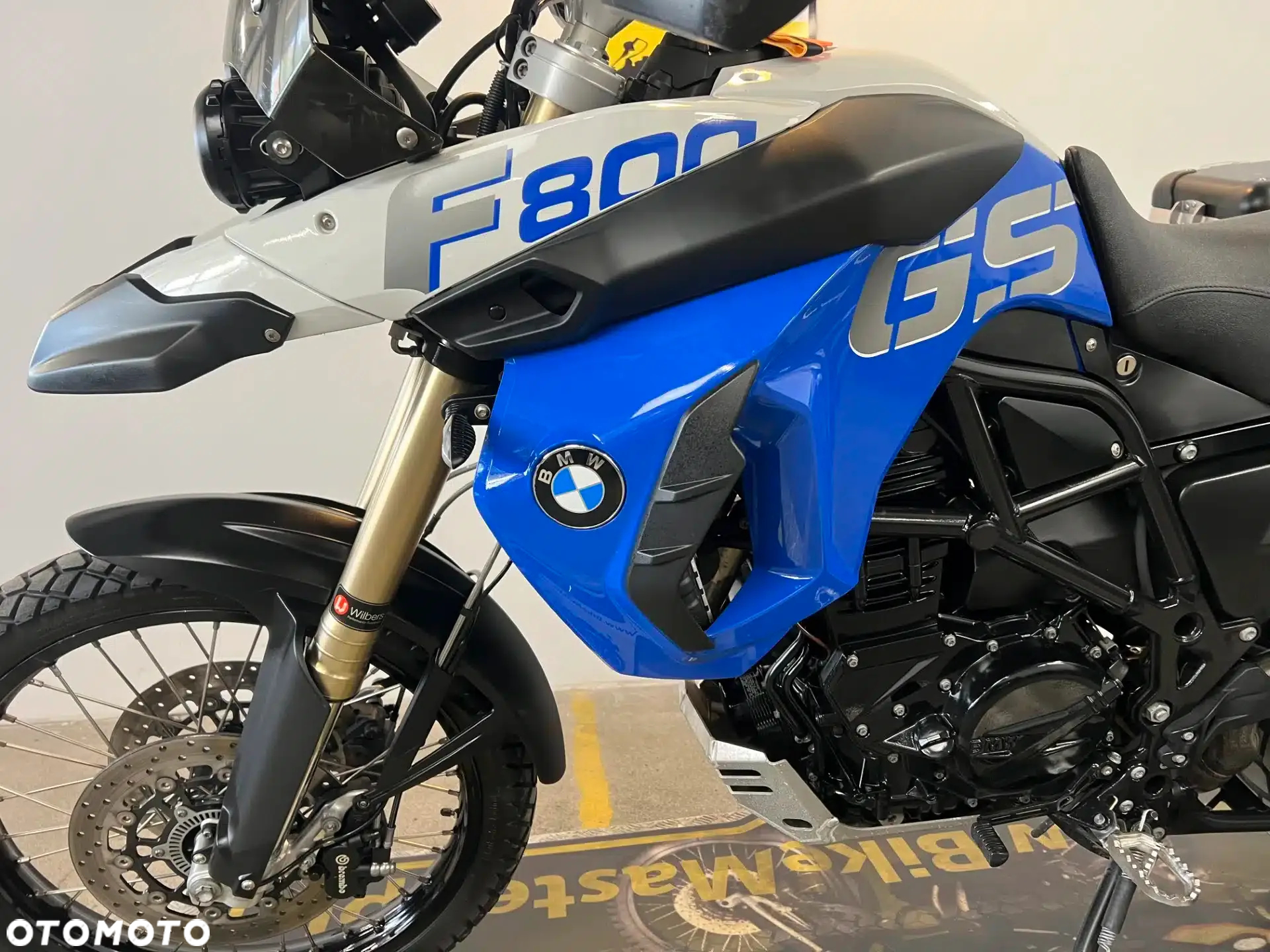BMW F - 25
