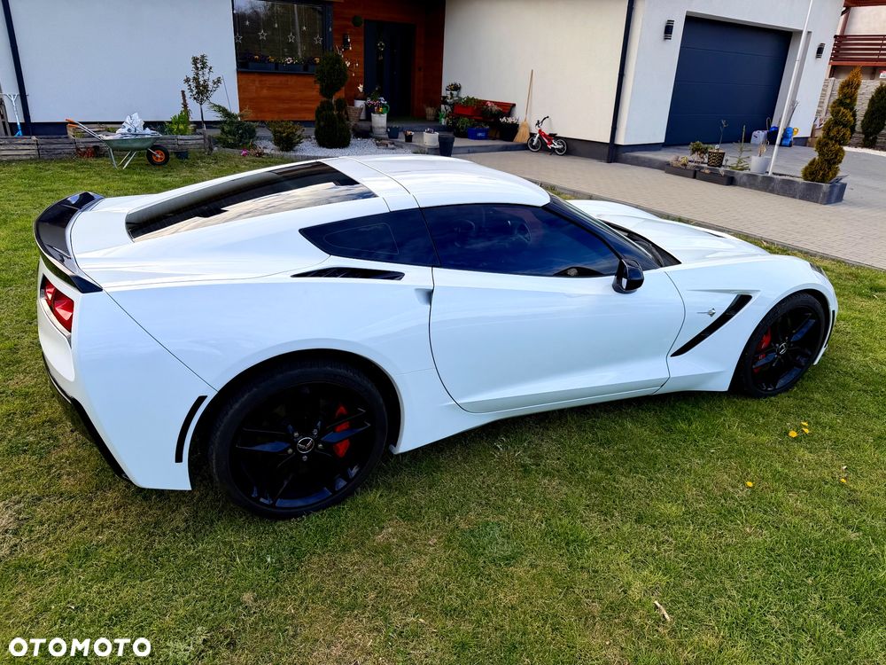 Chevrolet Corvette - 15