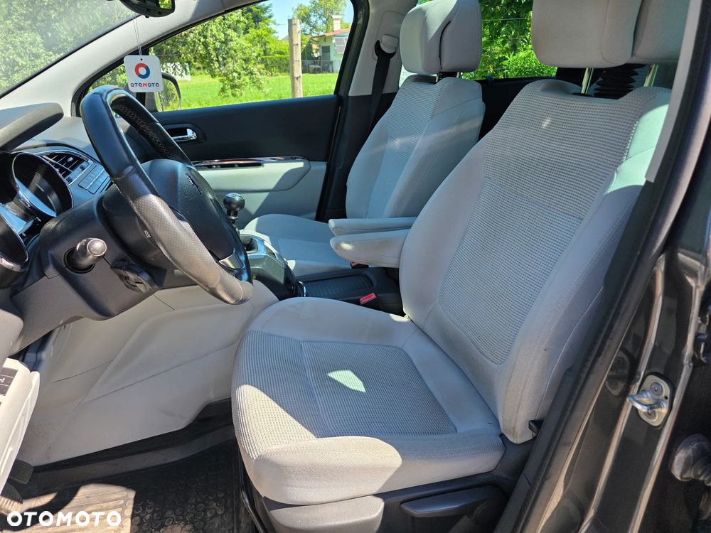 Peugeot 5008 - 8