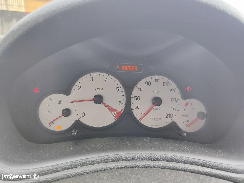 Peugeot 206 1.1 Color Line - 9