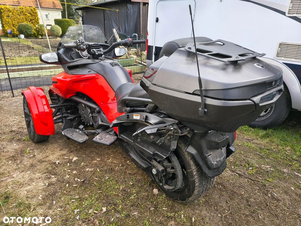 Can-Am Spyder - 3