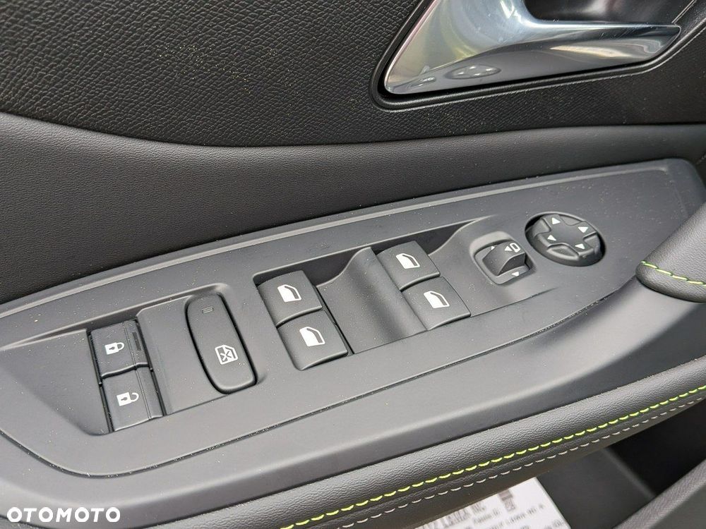 Peugeot 408 - 13