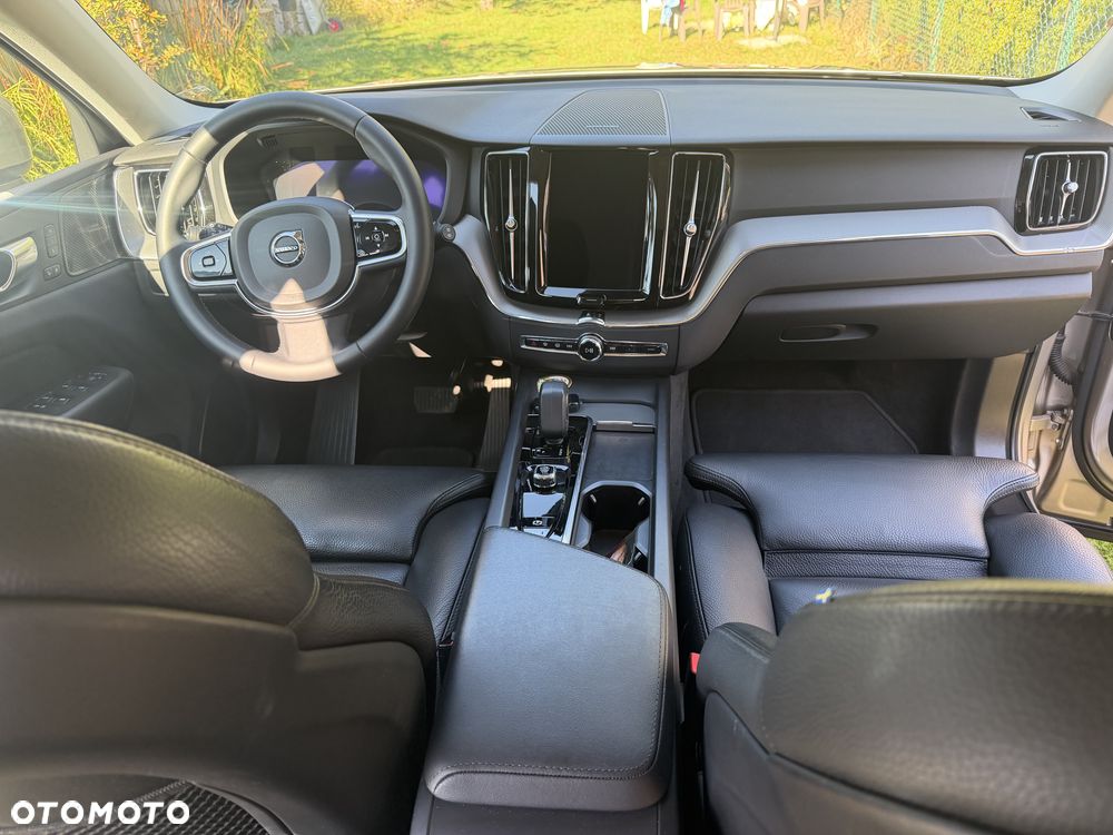 Volvo XC 60 B4 B Plus Bright - 17