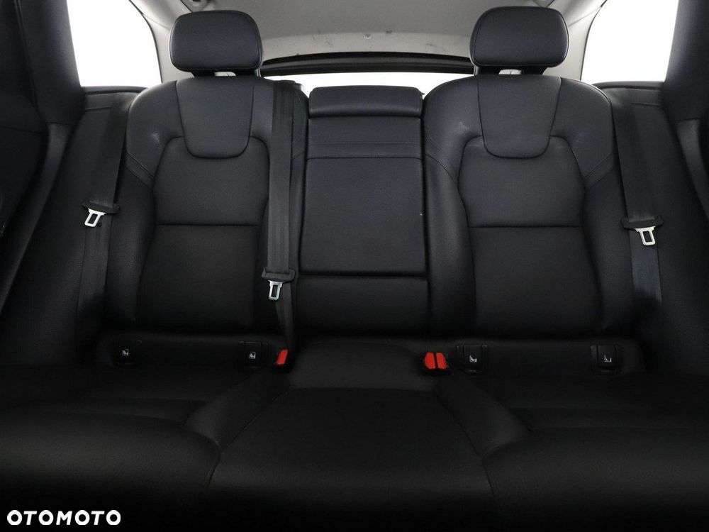 Volvo XC 60 B4 D Geartronic Momentum Pro - 19