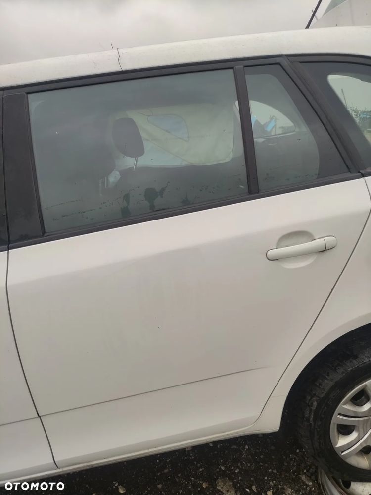 Skoda Fabia II lift kombi drzwi lewy tył LF9E - 2