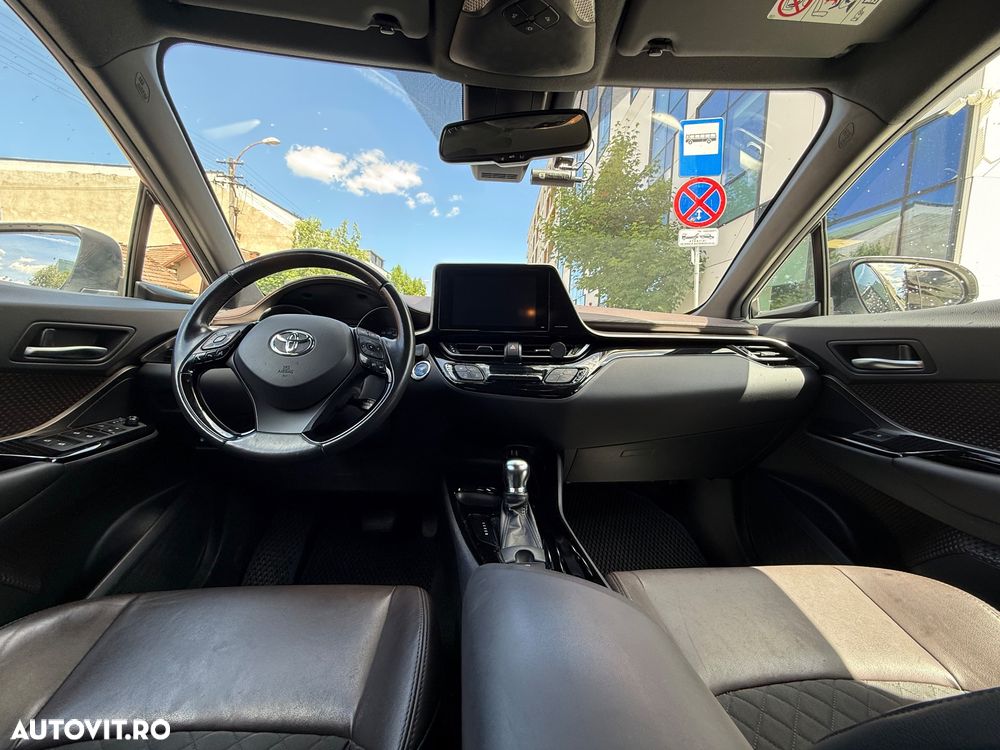 Toyota C-HR - 12