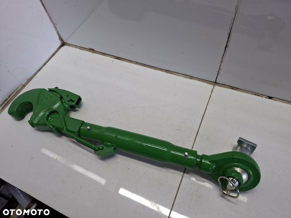 ŁĄCZNIK CENTRALNY ŚRUBA RZYMSKA KAT3 CAT3 GÓRNY NOWY JOHN DEERE - 5