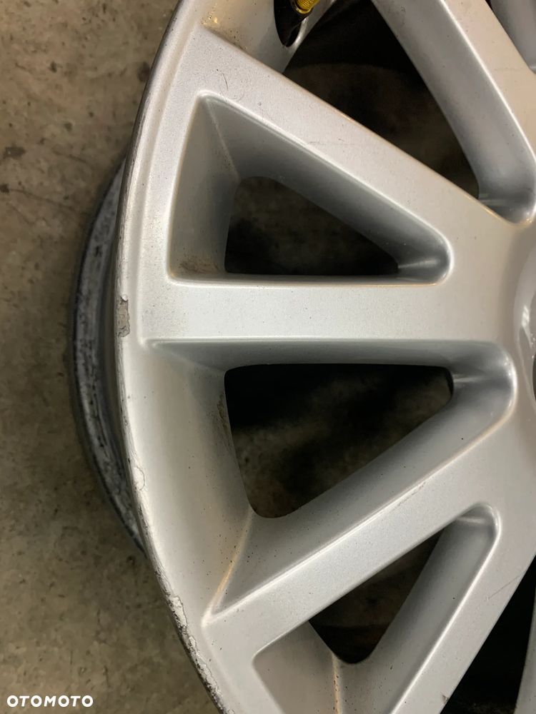 felgi aluminiowe 17" ET42 7J 4F0601025AC Audi A6 C6 2.7 FL Lift - 3